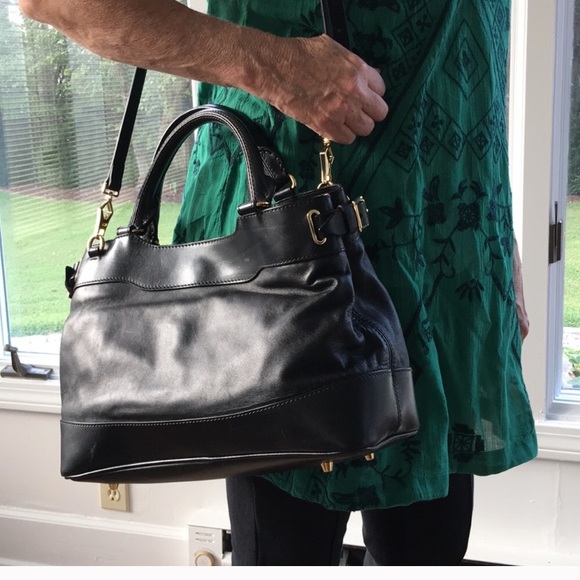 💝 Burberry Black Leather Handbag - Picture 3 of 7